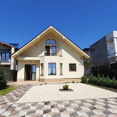 Mona Villa